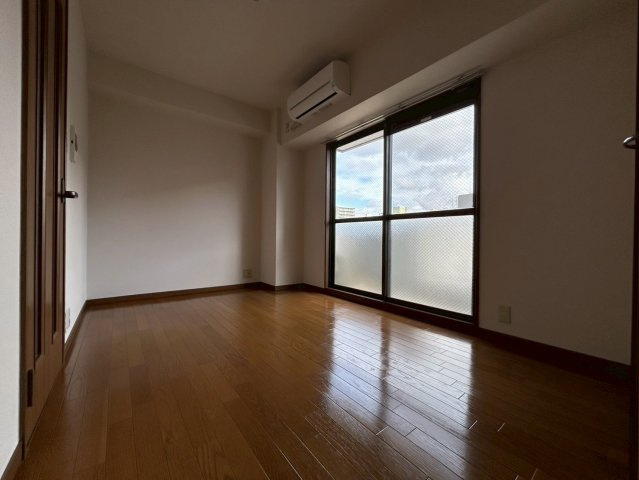 クレセール阿波座の洋室