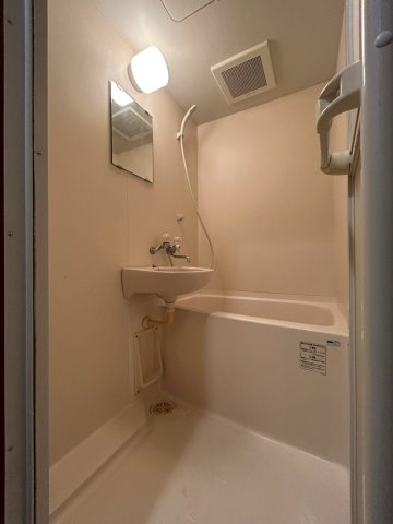 クレセール阿波座の浴室