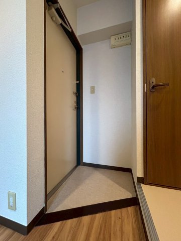 クレセール阿波座の玄関