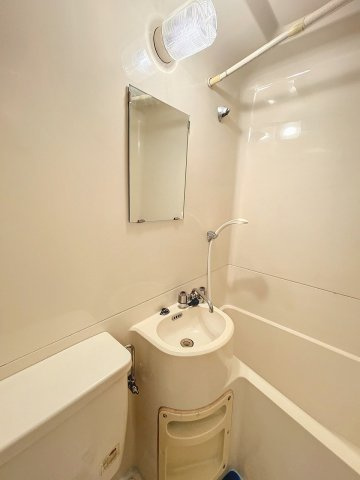 ホワイトヴィラ鶴瀬の洗面所|参考イメージ写真。