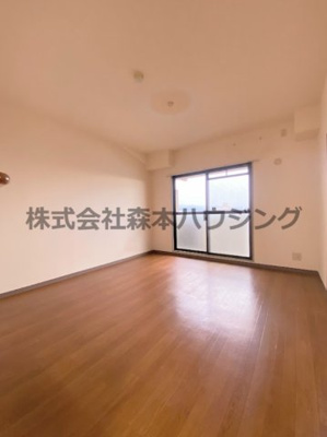 【居間・リビング】 | 　セレコート住道 | 明るいリビングです