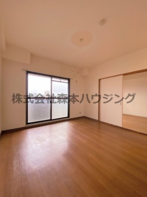 【居間・リビング】 | 　セレコート住道 | 広々としたリビングです