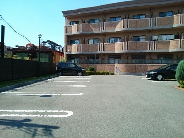 ルーブル・ベルの駐車場