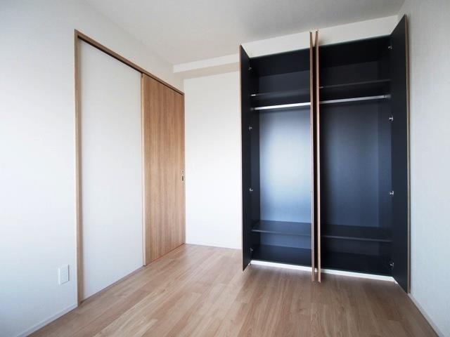 ローレルコート上野芝町四丁の収納