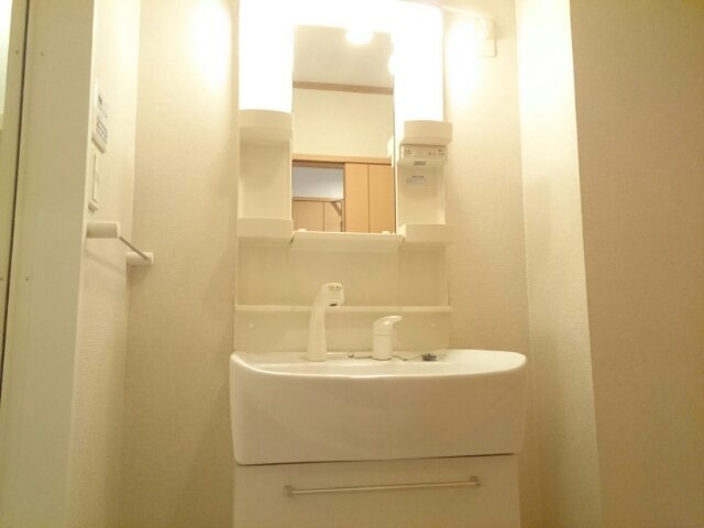 エテルノソ－レの洗面所