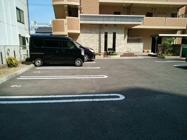 アーバンツァの駐車場