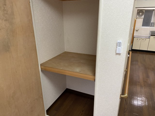 石津アパートの収納