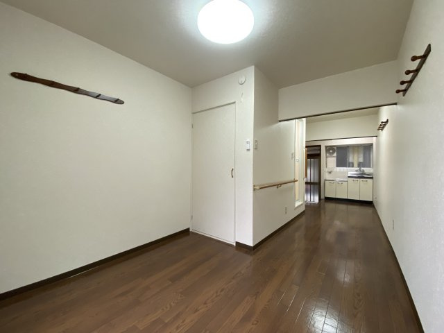 石津アパートの洋室