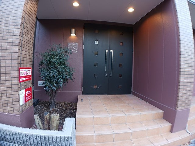 アバンシェル住吉橋のエントランス