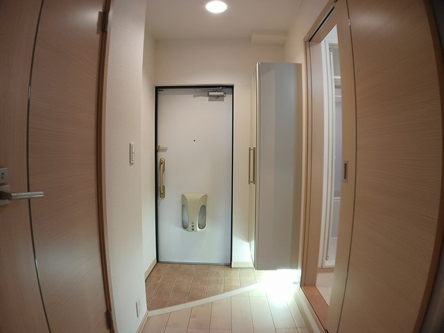 アバンシェル住吉橋の玄関