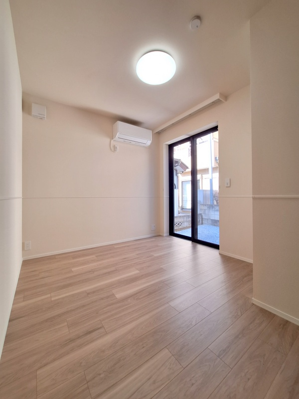 ＰＡＬＡＩＳ　ＲＡＦＦＩＮＥの洋室