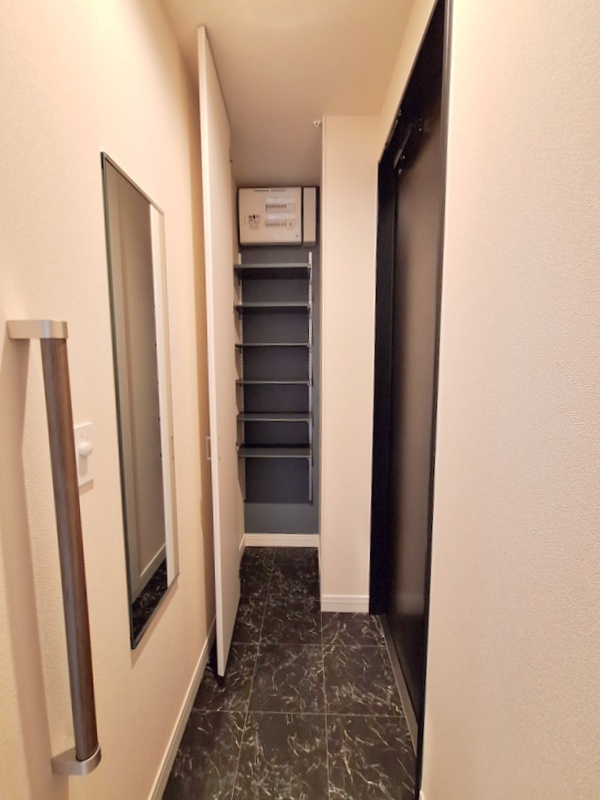 ＰＡＬＡＩＳ　ＲＡＦＦＩＮＥの玄関