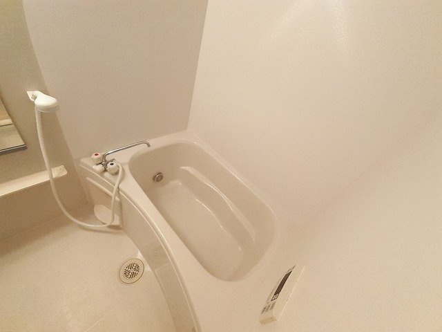 かのんⅠの浴室