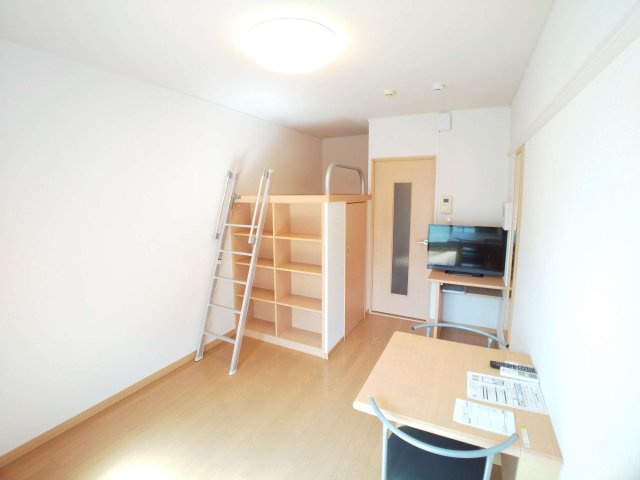 レオパレスヴィラモンドの寝室|使いやすく機能的なお部屋