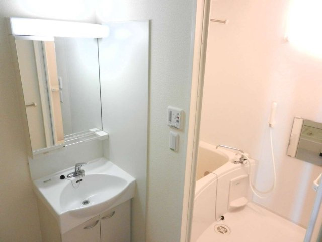 レオネクストスマイルの内装|独立洗面台で身支度ラクラク！