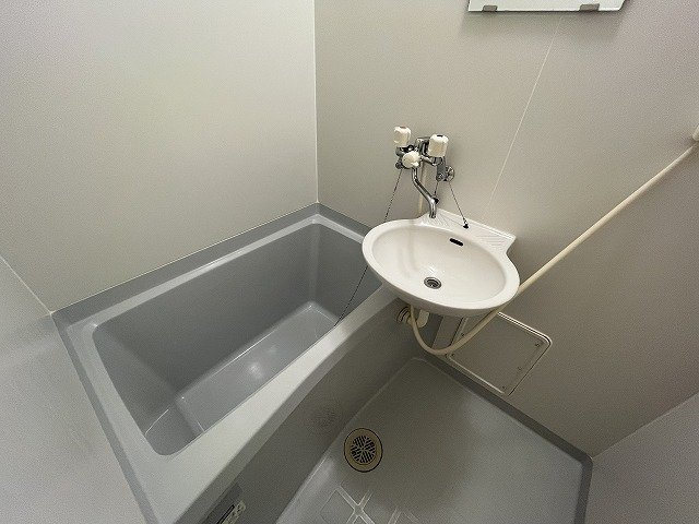 レオパレスアニマリートの浴室