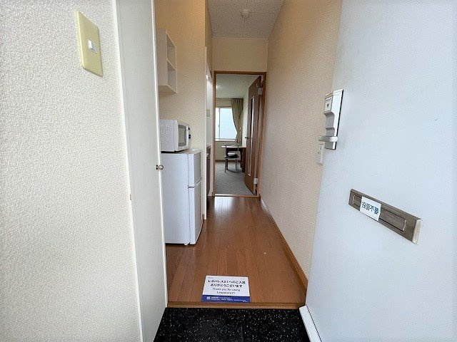 レオパレスアニマリートの玄関