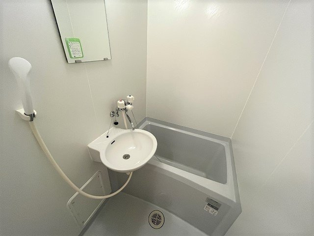 レオパレスサカグチの浴室