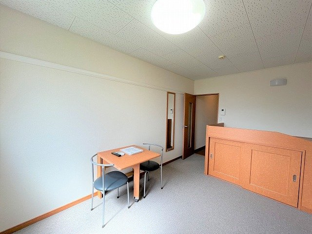 レオパレス中央公園の寝室