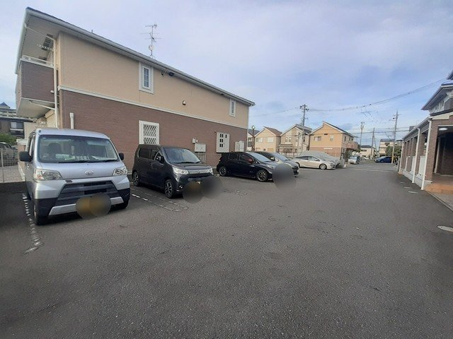 フィオーレの駐車場