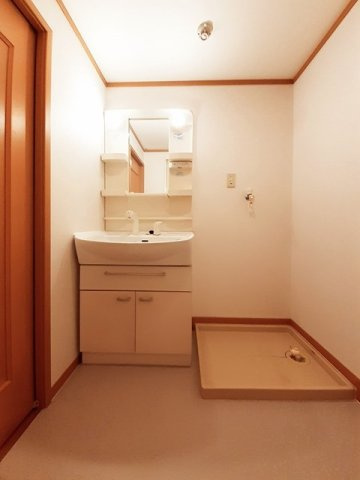 フォレスタフィウ－メの洗面所