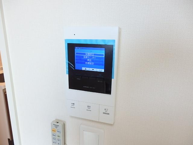 Earth Well(アースウェル)の内装|カメラ付インターホン