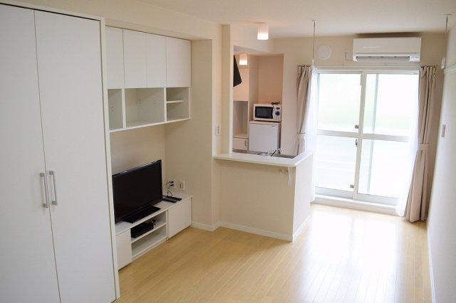 レオネクストルーナの居間・リビング|明るく開放感のあるお部屋