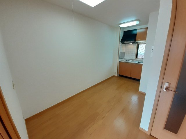 エムズコートの居間・リビング