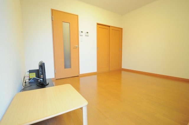 レオパレスエスポワール　鹿島の居間・リビング|広々お部屋で快適な一人暮らしスタート！