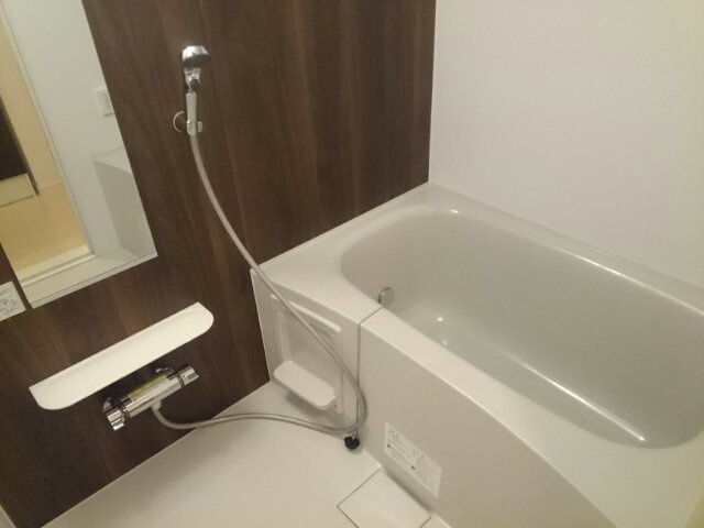 Ｙ・Ｙ・Ｙ　－　２２の浴室