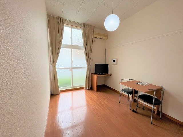 レオパレスＦｕｃｈｕ　Ｋｉｔａの居間・リビング