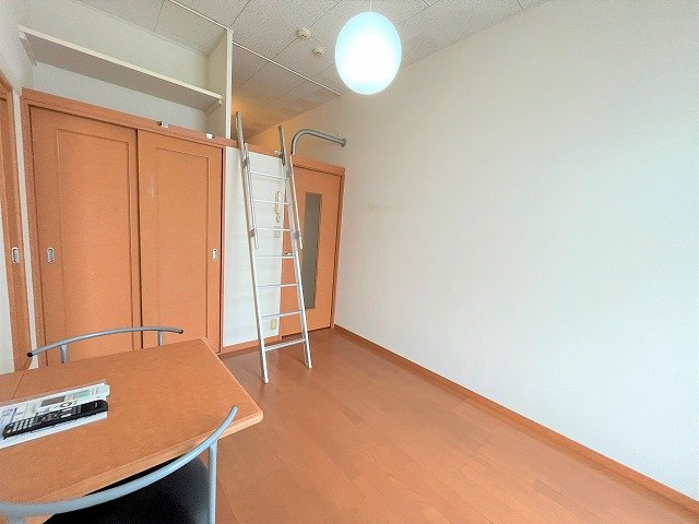 レオパレスＦｕｃｈｕ　Ｋｉｔａの寝室