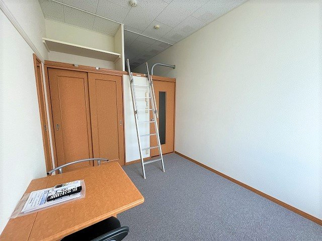 レオパレスＦｕｃｈｕ　Ｋｉｔａの寝室