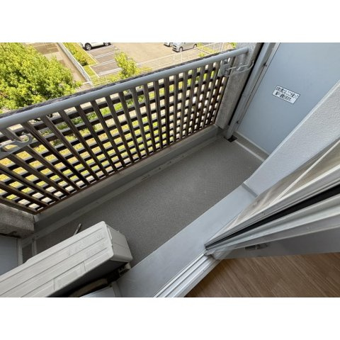 エルベコート泉大津のバルコニー