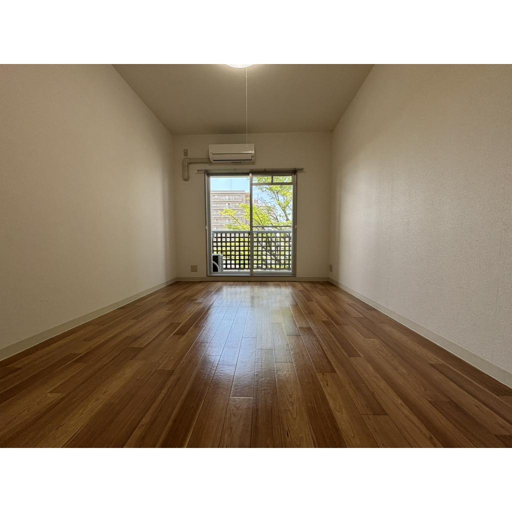 エルベコート泉大津の居間・リビング