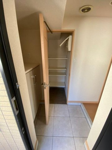 ネオマイム新御徒町Ⅱの玄関