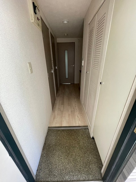 メゾン・ド・ヴィレ荻窪の玄関