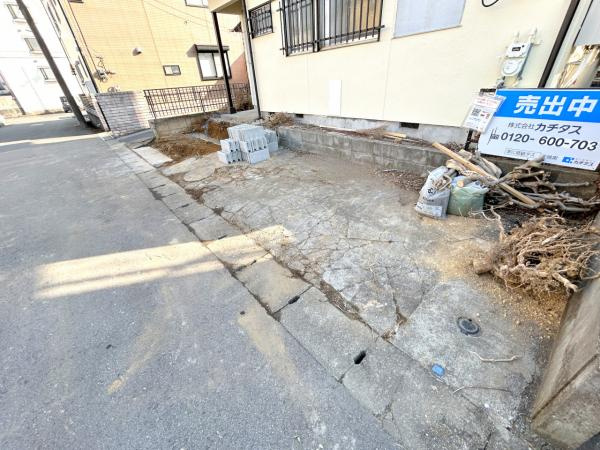 宇都宮市江曽島町　3ＬＤＫ　中古住宅の駐車場