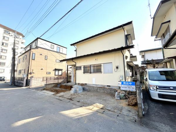 宇都宮市江曽島町　3ＬＤＫ　中古住宅の前面道路含む現地写真