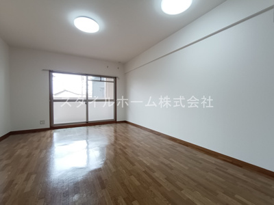 【居間・リビング】 | ボンヌシャンス壱番館 | イメージ写真です。