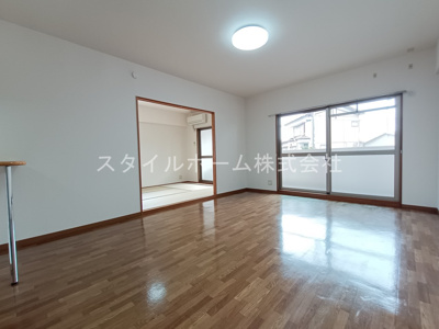 【居間・リビング】 | ボンヌシャンス壱番館 | イメージ写真です。