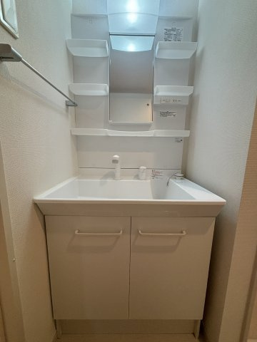川崎市麻生区黒川のアパートの洗面所