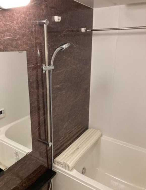 GRAND三軒茶屋WEST　築浅　駅近　ネット無料　ペット相談可の浴室