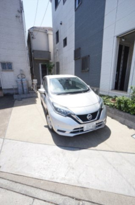 ふじみ野市苗間戸建の駐車場