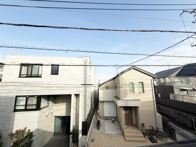 東が丘2丁目戸建の展望|掲載写真はAI生成による家具家電削除加工を加えたものを含みます。