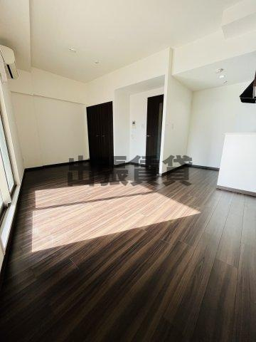 プラウランド名駅の居間・リビング