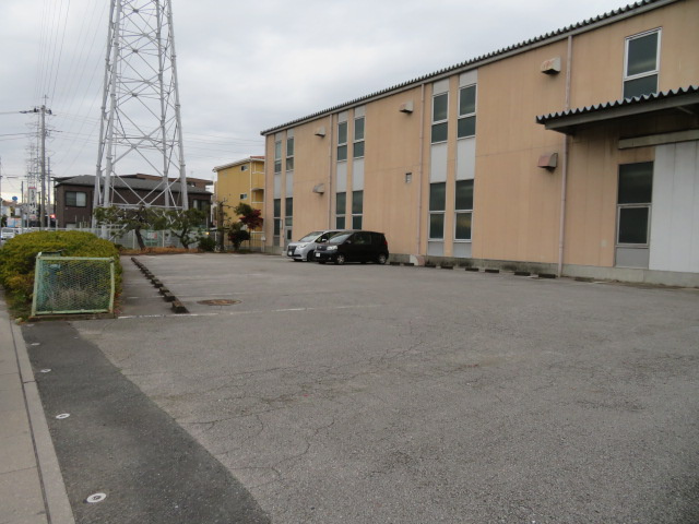 川口市坂下町１丁目の倉庫の駐車場