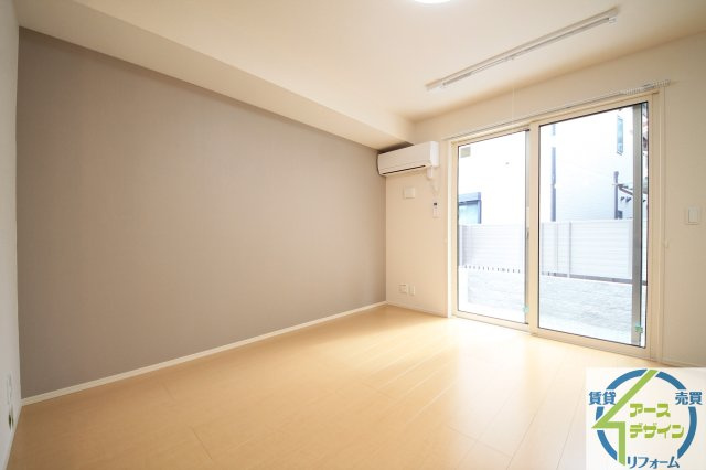 エタン・リジエールの居間・リビング