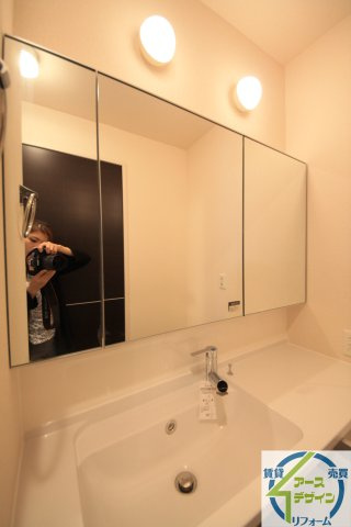 エタン・リジエールの独立洗面台