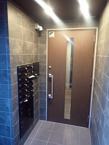 LiveFlat巣鴨のエントランス